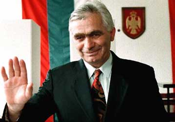 Αρνείται ενώπιον της Χάγης το «κατηγορώ» περί γενοκτονίας ο Μόμτσιλο Κράισνικ