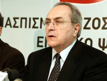 Ευθύνες σε ΠΑΣΟΚ και ΝΔ για την κατάσταση της κρατικής μηχανής από τον πρόεδρο του ΣΥΝ