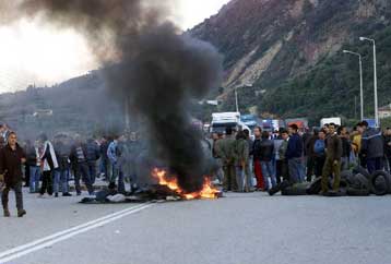 Τέλος στο μπλόκο των ελαιοπαραγωγών στο Αίγιο μετά την καταβολή της επιδότησης