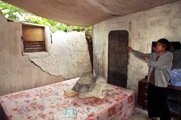 Τουλάχιστον 23 νεκροί και εκατοντάδες τραυματίες από ισχυρό σεισμό στην Ινδονησία