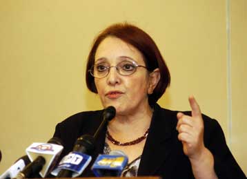 Επίθεση Παπαρήγα στο ΠΑΣΟΚ, με αφορμή τα προβλήματα των ναυτεργατών