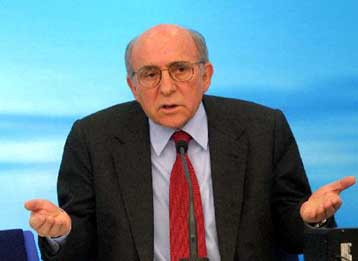 «Υποκρισία» διέκρινε η αντιπολίτευση στην ομιλία του Γιώργου Παπανδρέου