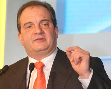 Νέες διαβεβαιώσεις Καραμανλή για το ασφαλιστικό και επίθεση στο πρόγραμμα του ΠΑΣΟΚ