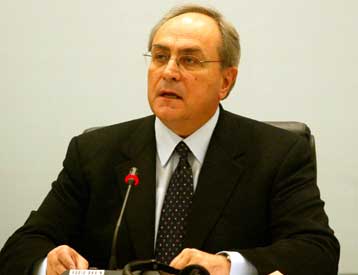 Διαδικασίες για το θεαθήναι οι αλλαγές στο ΠΑΣΟΚ, δηλώνει ο Ν.Κωνσταντόπουλος