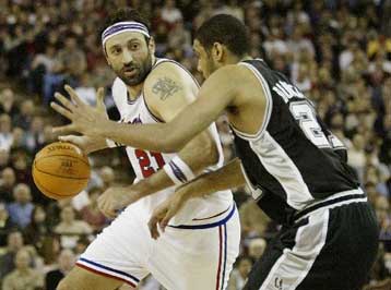 Ο Ντάνκαν οδήγησε τον Σαν Αντόνιο σε μία ακόμα νίκη