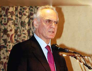 Καμία «σκιά» στην υπόθεση των τουριστικών κατοικιών, ξεκαθαρίζει ο Α.Τσοχατζόπουλος