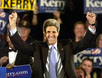 Ο Τζον Κέρι νίκησε στις προκριματικές εκλογές στο Μίσιγκαν και στην Ουάσινγκτον