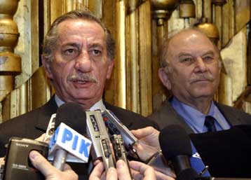 Στην Αθήνα ο Τάσσος Παπαδόπουλος, πριν από τις συνομιλίες για το Κυπριακό