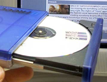 Επιδρομή στα γραφεία του Kazaa από τη δισκογραφική βιομηχανία της Αυστραλίας