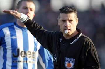 Ο Τσίκινης στο ντέρμπι του Κυπέλλου μεταξύ ΑΕΚ και Ηρακλή