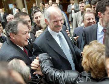 Δέχεται την τηλεοπτική αναμέτρηση με τον Κ.Καραμανλή ο Γ.Παπανδρέου