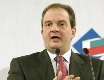 Διάλογο με όλους τους παραγωγικούς φορείς προανήγγειλε ο Κ.Καραμανλής