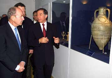 Εγκαινιάστηκε στην Αθήνα η έκθεση για τον Ελληνισμό στη Μεγαλόνησο