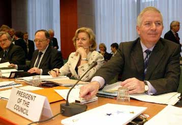 Υποβαθμίζει το Ecofin την ανατίμηση του ευρώ – Έμφαση στα ελλείμματα