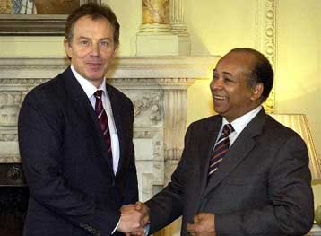 Προσεχώς συνάντηση Μπλερ με Καντάφι – Διπλωματική παρουσία των ΗΠΑ στην Τρίπολη