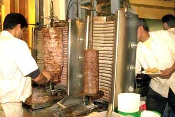 Τέσσερα στα δέκα εστιατόρια δεν πληρούν τους όρους λειτουργίας, διαπιστώνει ο ΕΦΕΤ