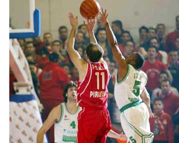 Μόνο τη νίκη αναζητά ο Ολυμπιακός κόντρα στην αδιάφορη Βιλερμπάν