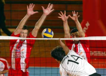 Ο Ολυμπιακός 3-0 τον ΠΑΟΚ, με το ίδιο σκορ η ΕΑΠ πέρασε από τη Νίκαια