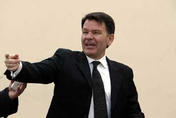 Επιφυλάχθηκε να αποφανθεί για την τηλεοπτική κάλυψη της δίκης του ΕΛΑ το δικαστήριο