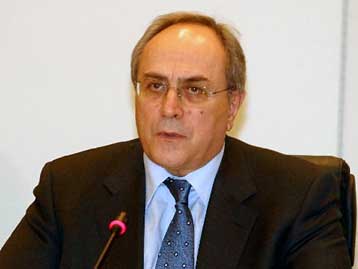 Ανύπαρκτο κατά τον Ν.Κωνσταντόπουλο το ΠΑΣΟΚ που όλοι ήξεραν