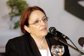 Εκβιαστική χαρακτήρισε η Αλέκα Παπαρήγα τη διαδικασία που ακολουθείται στο Κυπριακό