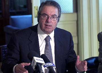 Προσβολή για την Ανώτατη Εκπαίδευση η τροπολογία για τα ΚΕΣ, εκτιμά ο Γ.Μπαμπινιώτης