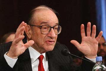 Περικοπή δημοσίων δαπανών σε αντιστάθμιση των φοροελαφρύνσεων ζήτησε ο Γκρίνσπαν