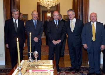 Ορκίστηκαν οι υπηρεσιακοί υπουργοί Εσωτερικών και Τύπου