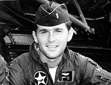 Στη δημοσιότητα τα αρχεία για τη στρατιωτική θητεία του Τζορτζ Μπους