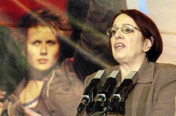 Πρόσκληση Αλέκας Παπαρήγα προς τους πολίτες να ενισχύσουν το ΚΚΕ