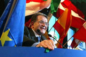 Υπό τη συμβολική ηγεσία Πρόντι η «Ελιά» κόντρα στην κυβέρνηση Μπερλουσκόνι