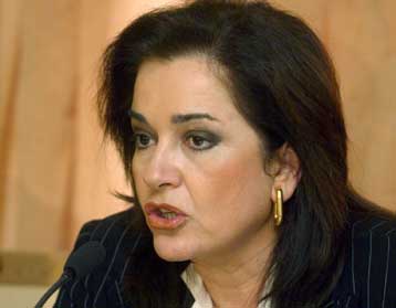 Η Ντόρα Μπακογιάννη κατηγορεί το ΠΑΣΟΚ για «πλειστηριασμό πολιτικών»