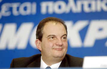 Στα ανοίγματα του ΠΑΣΟΚ απαντάμε με συμμαχία της κοινωνίας, λέει ο Κ.Καραμανλής