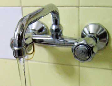 Ευθύνες στο ΥΠΕΧΩΔΕ για τα προβλήματα υδροδότησης επιρρίπτουν ΝΔ, ΚΚΕ, ΣΥΝ