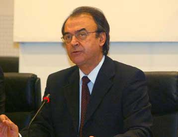 ΠΑΣΟΚ και ΝΔ αδυνατούν να επιλύσουν τα προβλήματα των εργαζομένων, δηλώνει ο Δ.Τσοβόλας