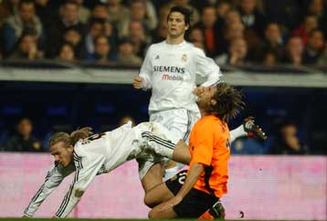 Με πέναλτι η Ρεάλ παραμένει πρώτη, 1-1 τη Βαλένθια-Φωνάζουν οι «νυχτερίδες»