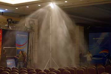 Αναβλήθηκε η ομιλία Καραμανλή σε μικρομεσαίους και εμπόρους