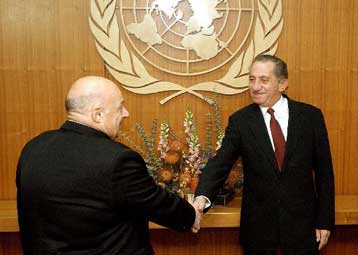 Αλλαγές σε τέσσερα σημεία του σχεδίου Ανάν έχει ζητήσει ο Τάσσος Παπαδόπουλος