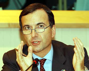 Η στενότερη συνεργασία Βρετανίας-Γερμανίας-Γαλλίας ανησυχεί την Ιταλία