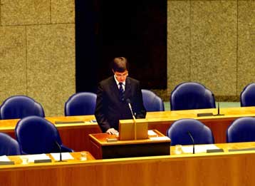 Κρίσιμη ψηφοφορία στην ολλανδική Βουλή για το μέλλον χιλιάδων μεταναστών