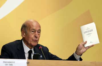 Θερμό «ναι» στο Ευρωπαϊκό Σύνταγμα λένε οι Έλληνες, αλλά με προϋποθέσεις