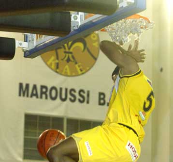 «Έσπασαν» τις έδρες των αντιπάλων τους Μαρούσι και Αρης