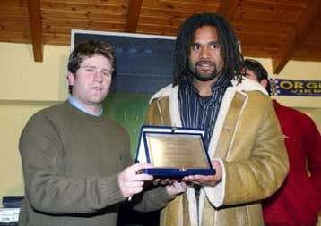 Εντάσσεται στις προπονήσεις ο Βάλλας – Ο Καρεμπέ θέλει να μείνει, αλλά…