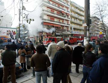 Ένα 13χρονο κορίτσι νεκρό από πυρκαγιά που ξέσπασε σε πολυκατοικία, στο Χαλάνδρι
