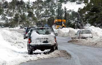 Υποχωρεί το κύμα κακοκαιρίας σε όλη τη χώρα