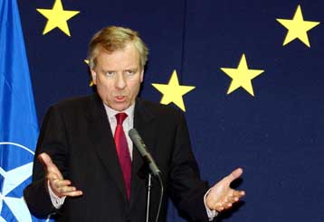 Το ΝΑΤΟ μπορεί και θα έπρεπε να αναλάβει ρόλο στο Ιράκ, δήλωσε ο γγ της Συμμαχίας