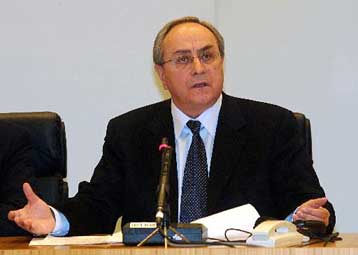 Σύγκληση διακομματικής επιτροπής για τα ντιμπέιτ ζητά ο Νίκος Κωνσταντόπουλος