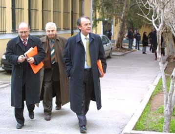 Μήνυση κατά τηλεοπτικών σταθμών και εταιρειών δημοσκοπήσεων κατέθεσε ο Δ.Τσοβόλας