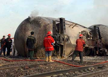 Ξεπερνούν τους 320 οι νεκροί από την έκρηξη εμπορικής αμαξοστοιχίας στο Ιράν
