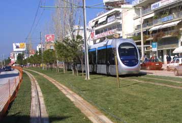 Δοκιμαστική διαδρομή με το τραμ από Γλυφάδα προς Αγιο Κοσμά παρουσία του πρωθυπουργού